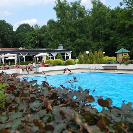 別荘 Garden View Bungalow In Nassau With Pool