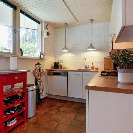 Garden View Bungalow In Nassau With Pool