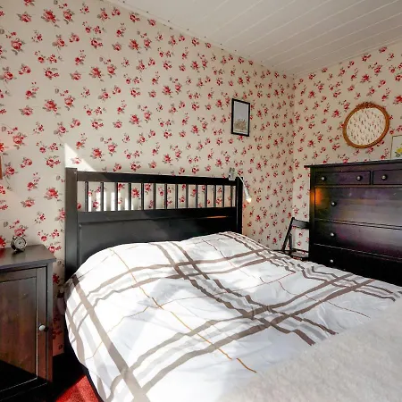 Garden View Bungalow In Nassau With Pool Holiday home *