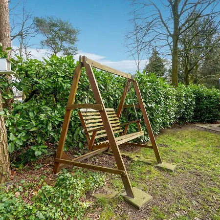 Garden View Bungalow In Nassau With Pool *